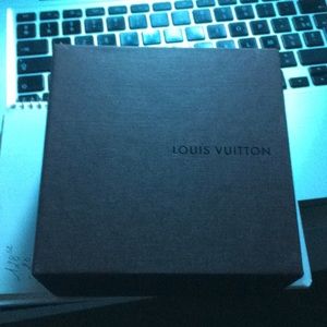 Louis Vuitton box